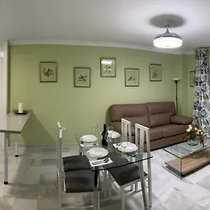 Céntrico “los Pajaritos” Con Garaje. Apartamento